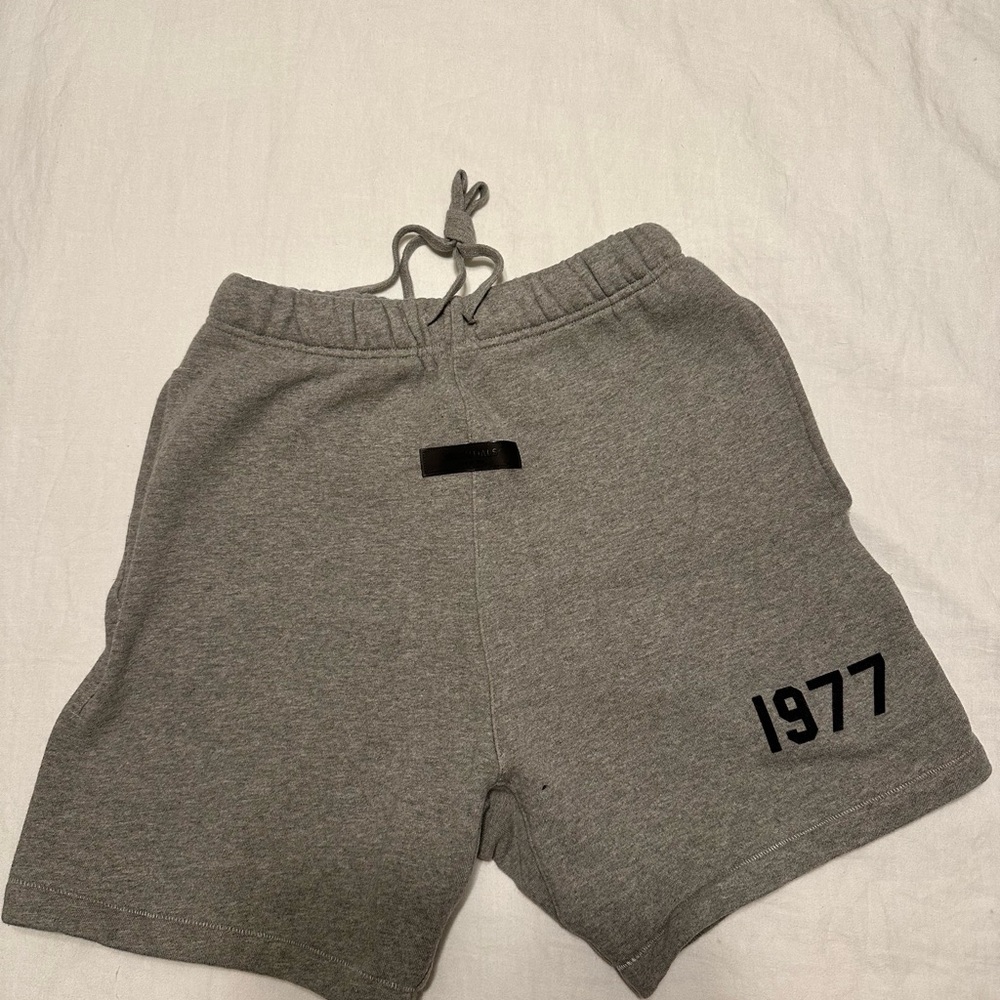 Essential sweat shorts